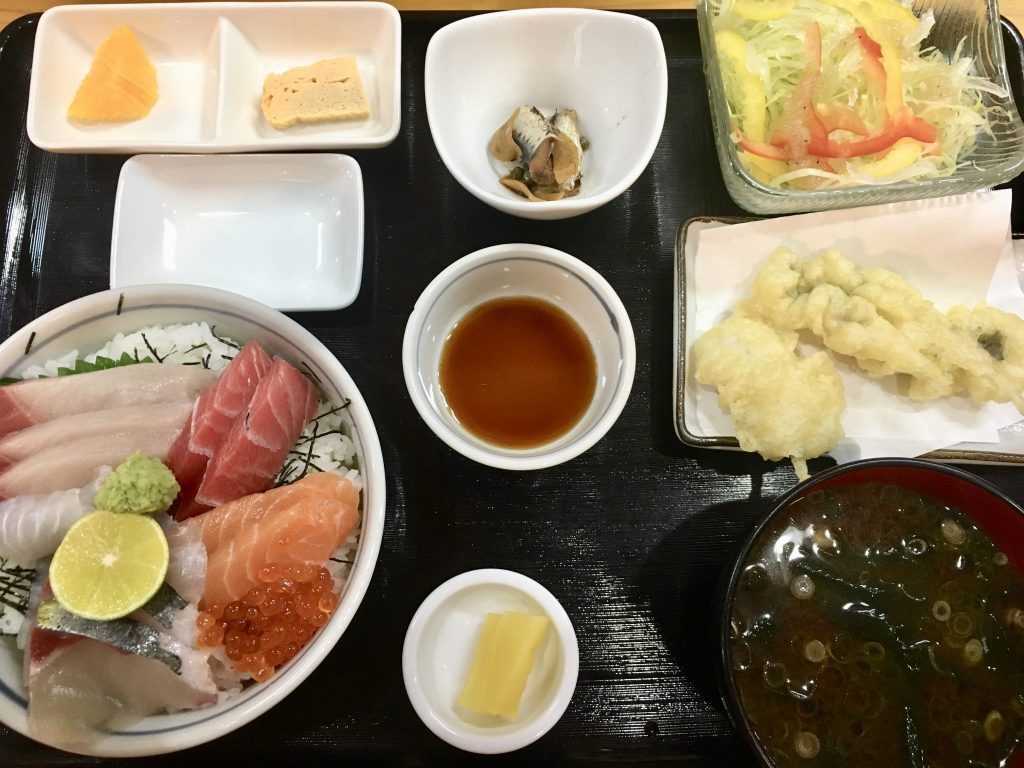 徳島市 居酒屋食堂ゆず がっつり食べたいときにおすすめ コスパ最高の 新鮮魚介たっぷり定食 日刊あわわ