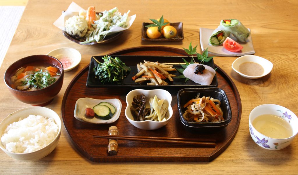 泊まらなくても食べられる宿めし 木の夢 ととり 吉野川市 険しい山道の先に待っている あふれんばかりの自然の恵み 日刊あわわ