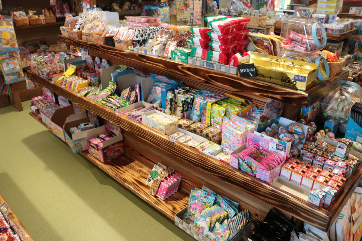 4月移転open 駄菓子屋 桜まる 徳島市川内町 大人も童心に返ることができる令和の駄菓子屋さん 日刊あわわ