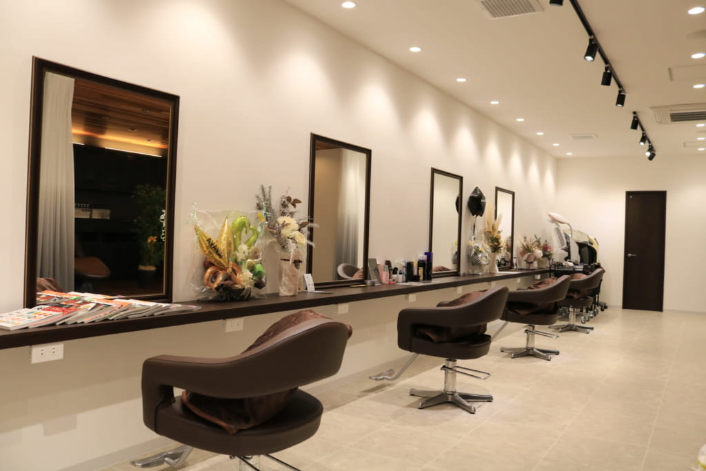 21 2月open Avavai Hair Life Creation アヴァヴァイ 徳島市南末広町 インテリアショップのような美容室は濃い青色のドアが印象的 日刊あわわ 21 2月open Avavai Hair Life Creation アヴァヴァイ 徳島市南末広町 インテリアショップのような美容室は濃い青色のドアが印象的 日刊あわわ